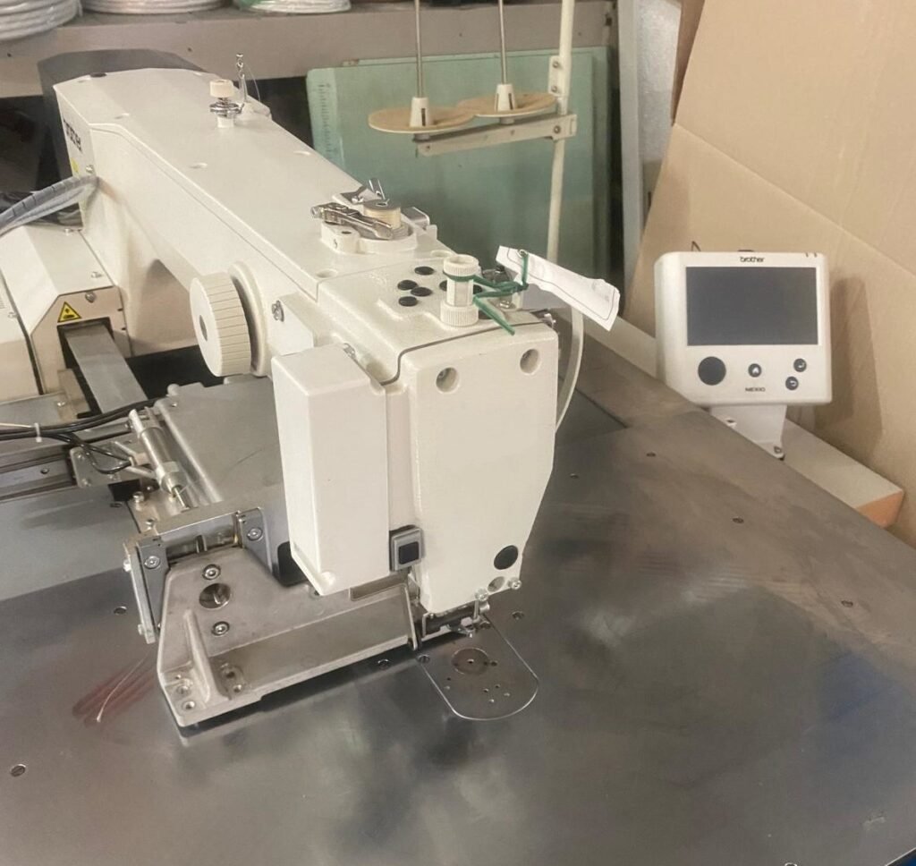 Leather Automation - Automazione Pelletteria macchina da cucire automatica campo 20x30